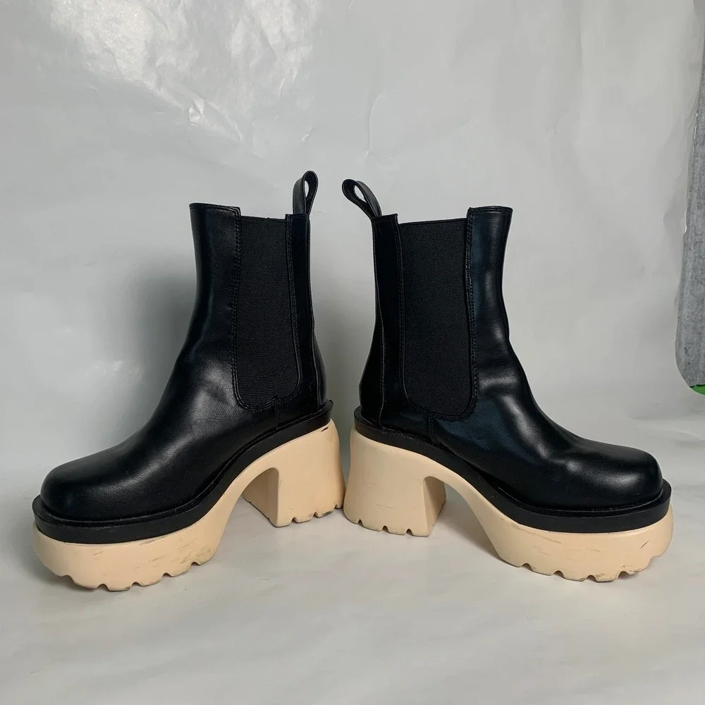 Liliana Womens Black Cream Chunky Platform Block Heel Chelsea Boots Size  5.5